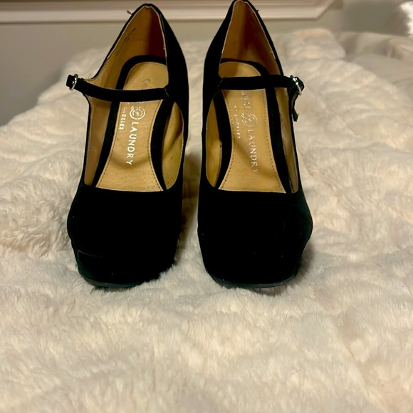 Black platforms heels - Picture 2 of 4